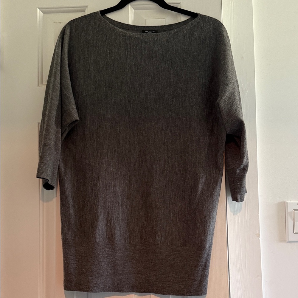 Ann Taylor Gray Tunic Top